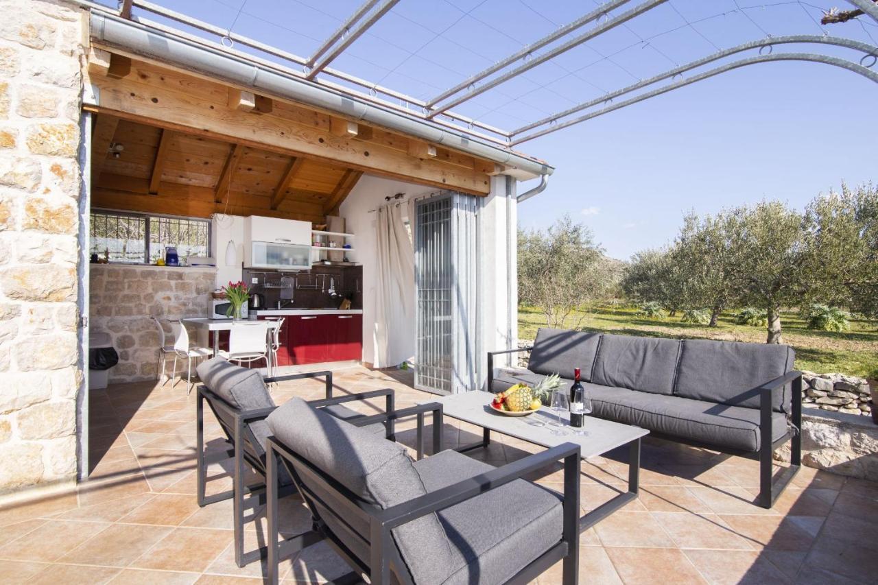 Holiday Home Olive ชิเบนิก ภายนอก รูปภาพ