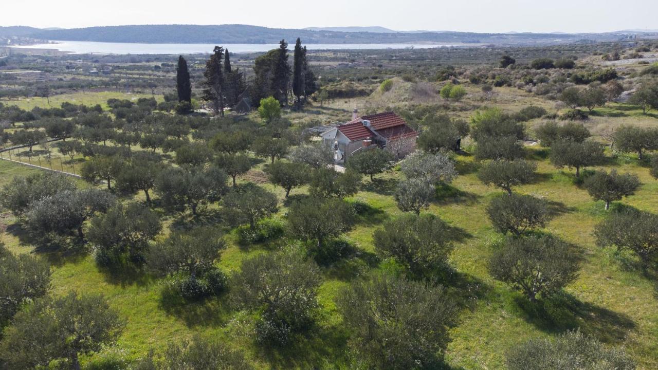 Holiday Home Olive ชิเบนิก ภายนอก รูปภาพ