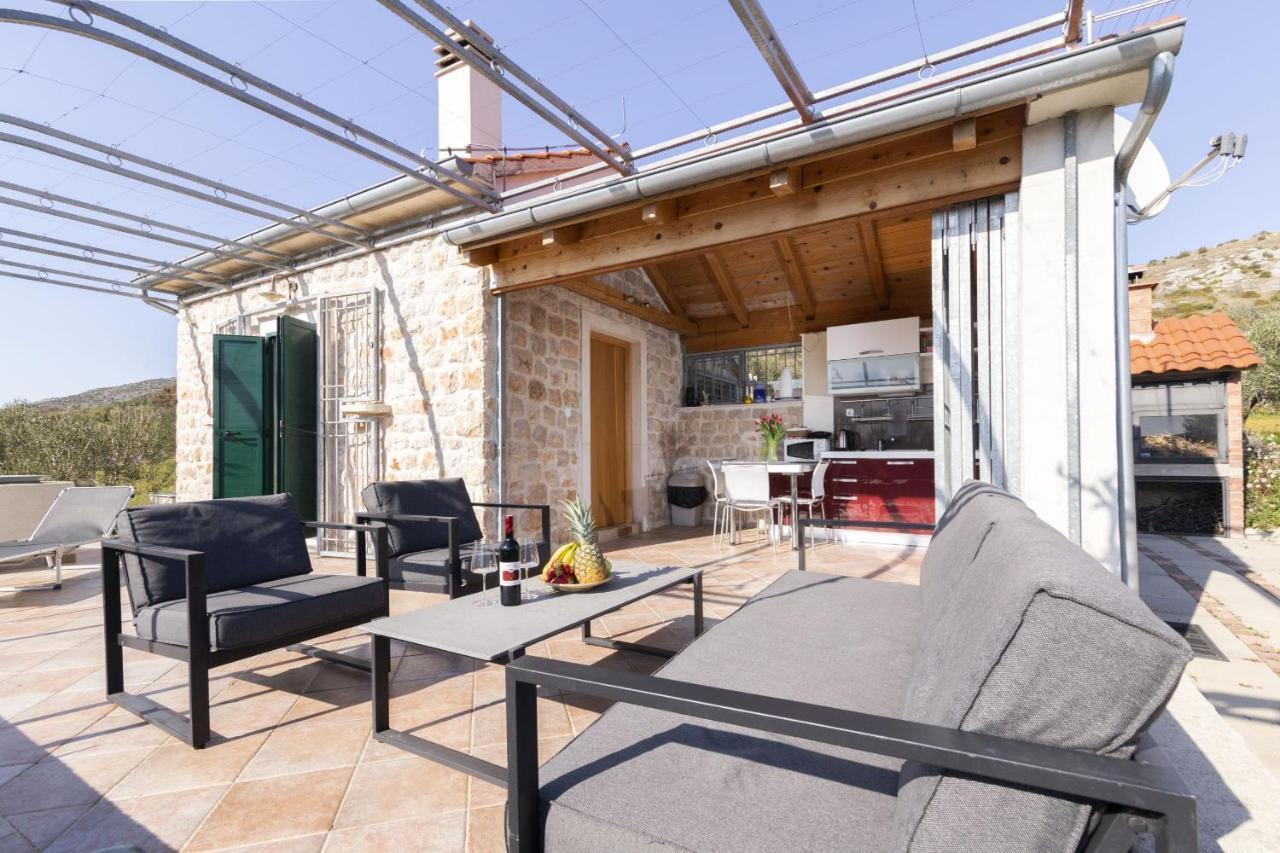 Holiday Home Olive ชิเบนิก ภายนอก รูปภาพ