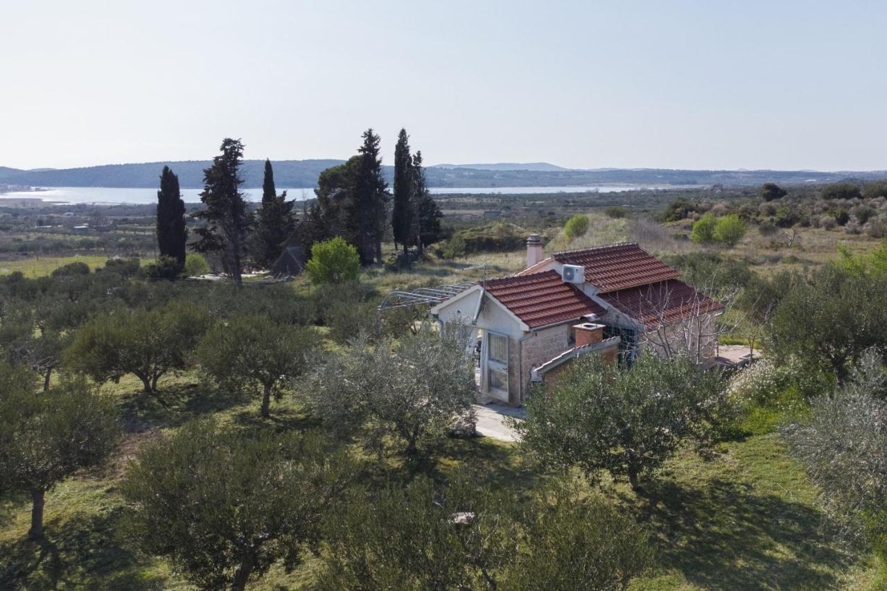 Holiday Home Olive ชิเบนิก ภายนอก รูปภาพ