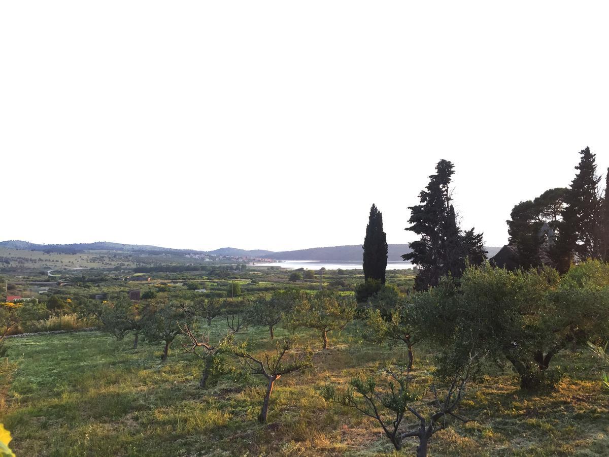 Holiday Home Olive ชิเบนิก ภายนอก รูปภาพ