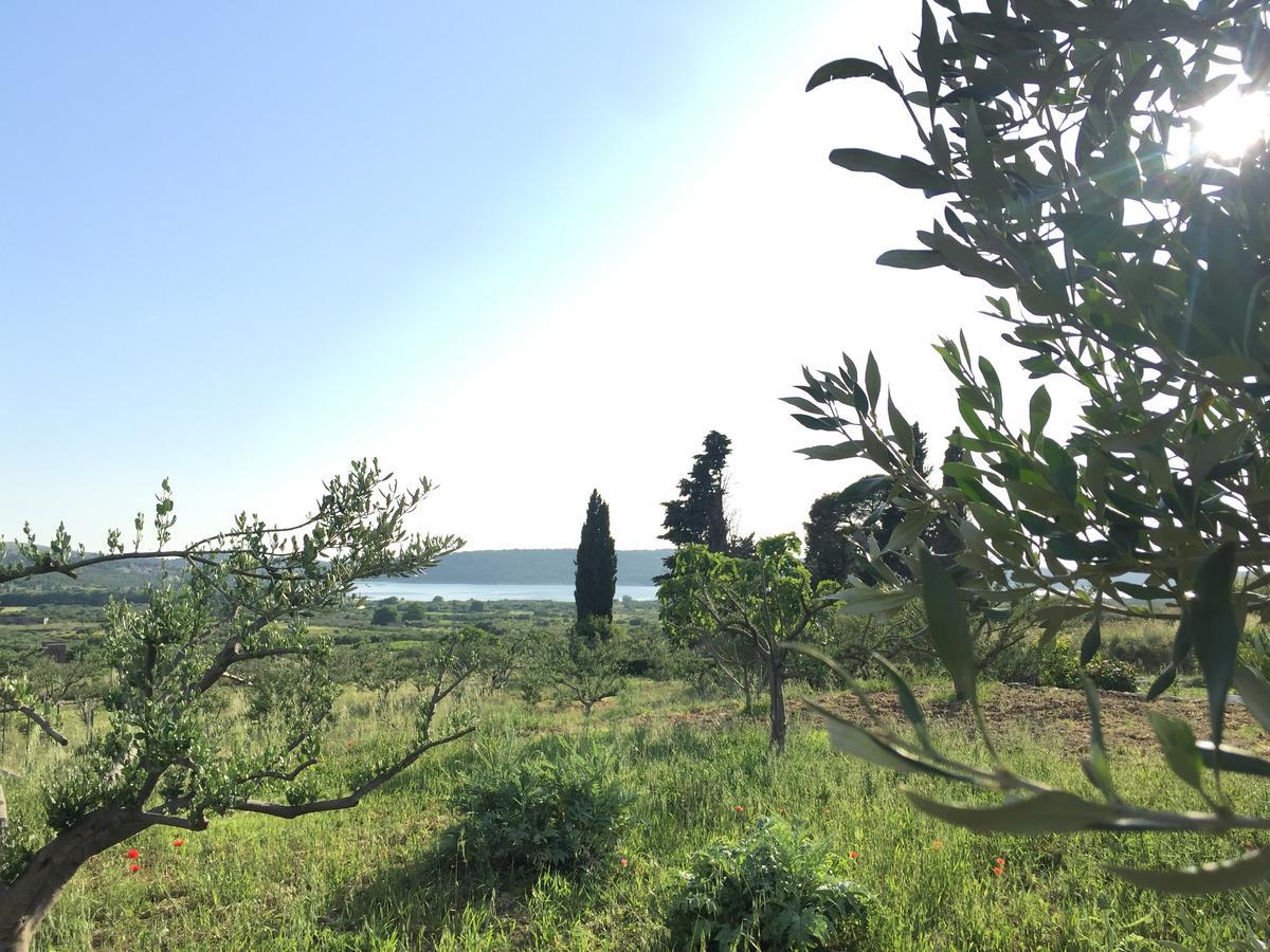 Holiday Home Olive ชิเบนิก ภายนอก รูปภาพ