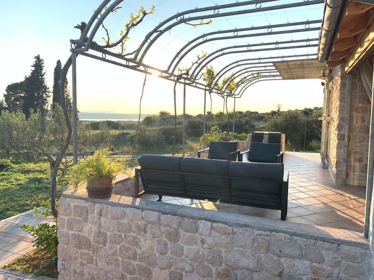 Holiday Home Olive ชิเบนิก ภายนอก รูปภาพ